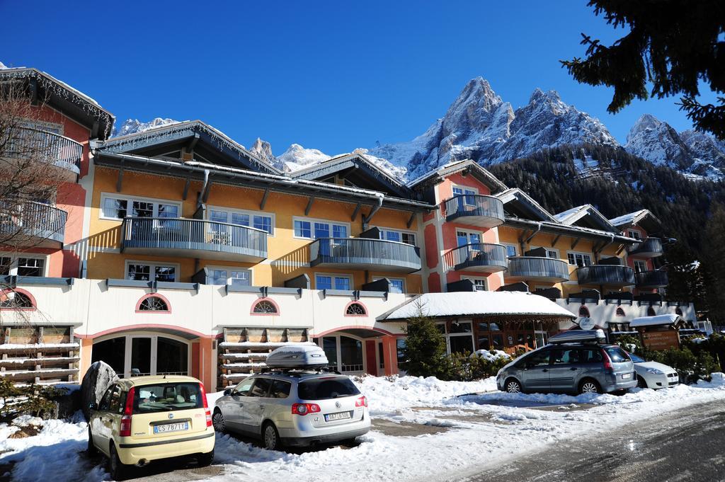 Sporting Aparthotel San Martino Di Castrozza Exterior photo