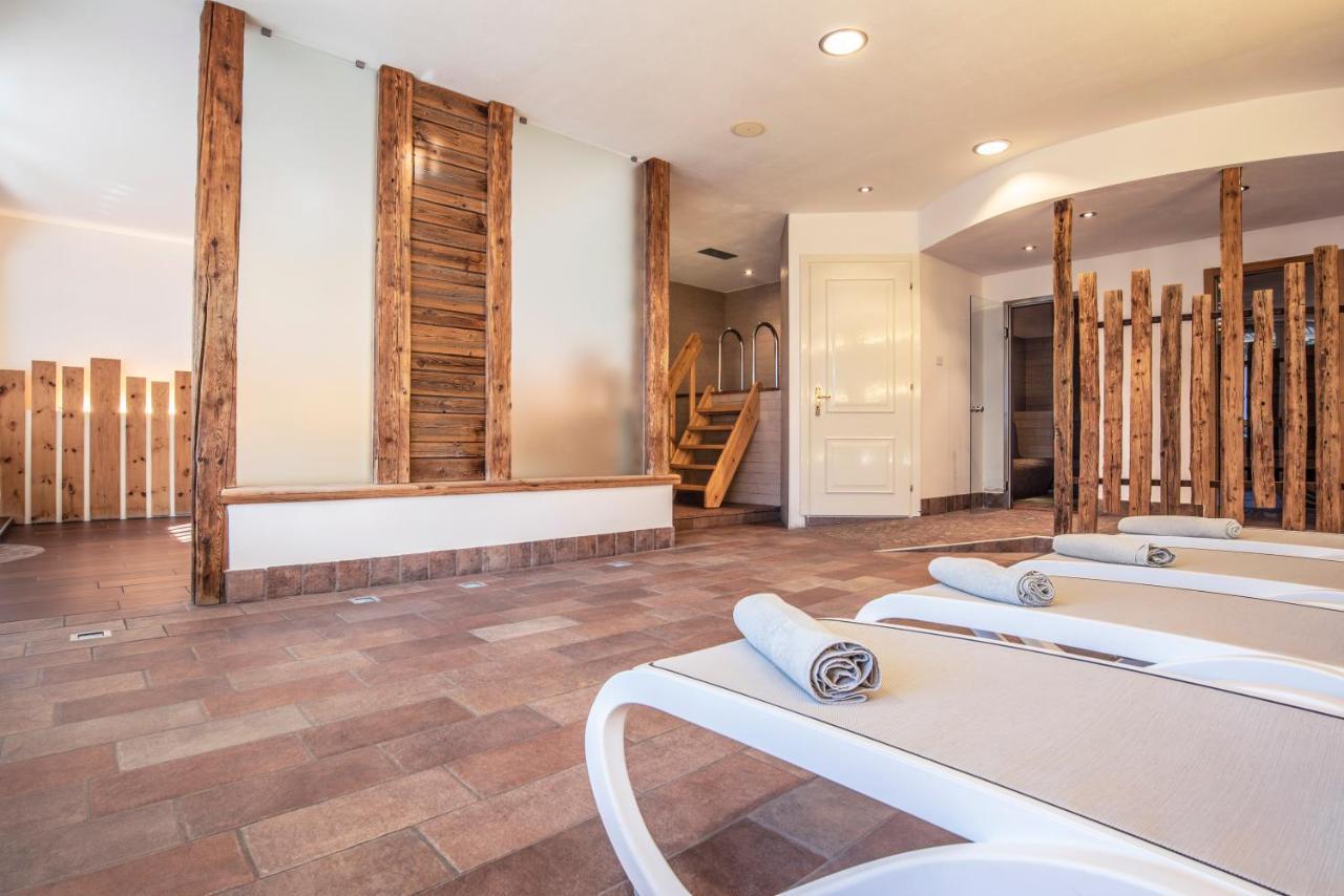 Sporting Aparthotel San Martino Di Castrozza Exterior photo
