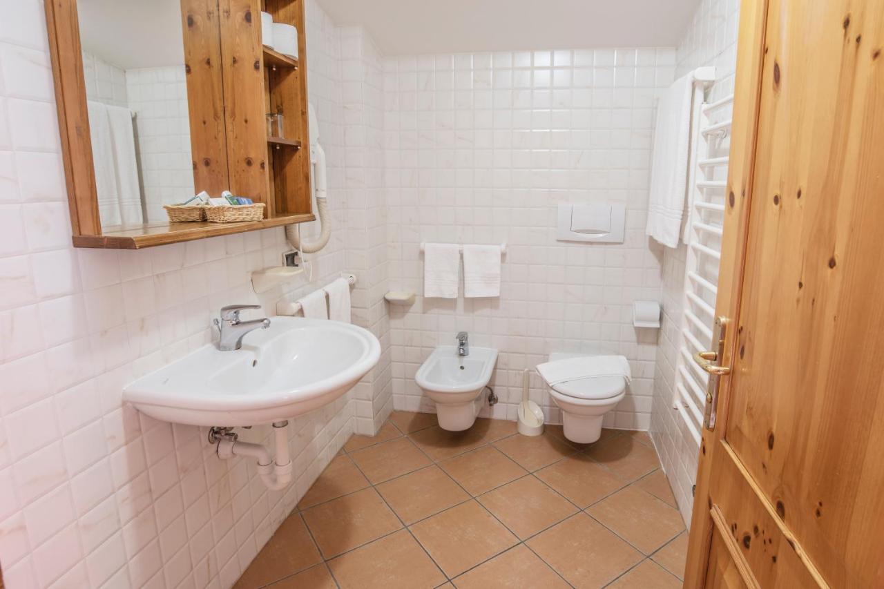 Sporting Aparthotel San Martino Di Castrozza Exterior photo